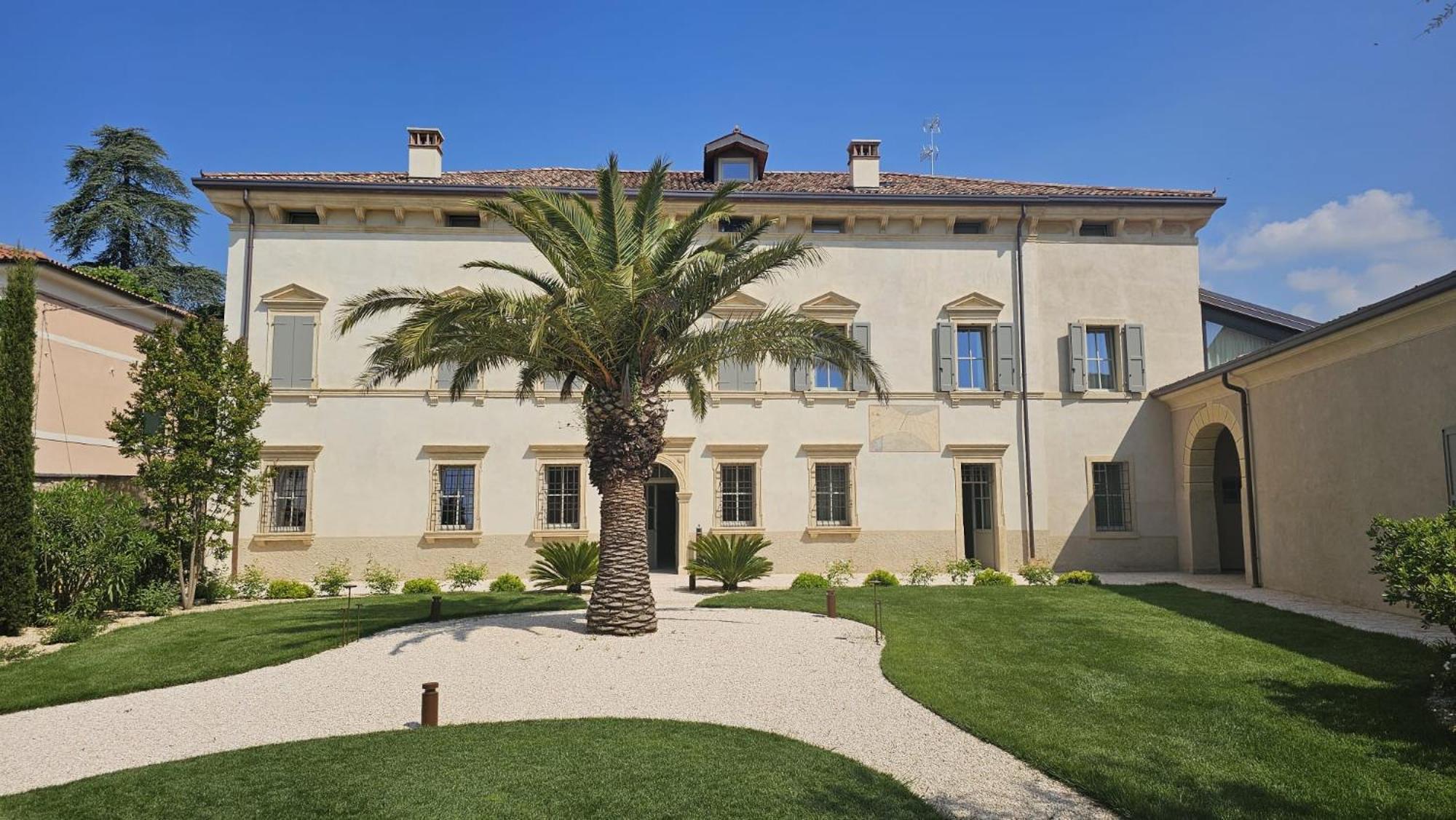 Villa Tosi - Luxury Apartments In Villa Veneta Tregnago Exteriör bild
